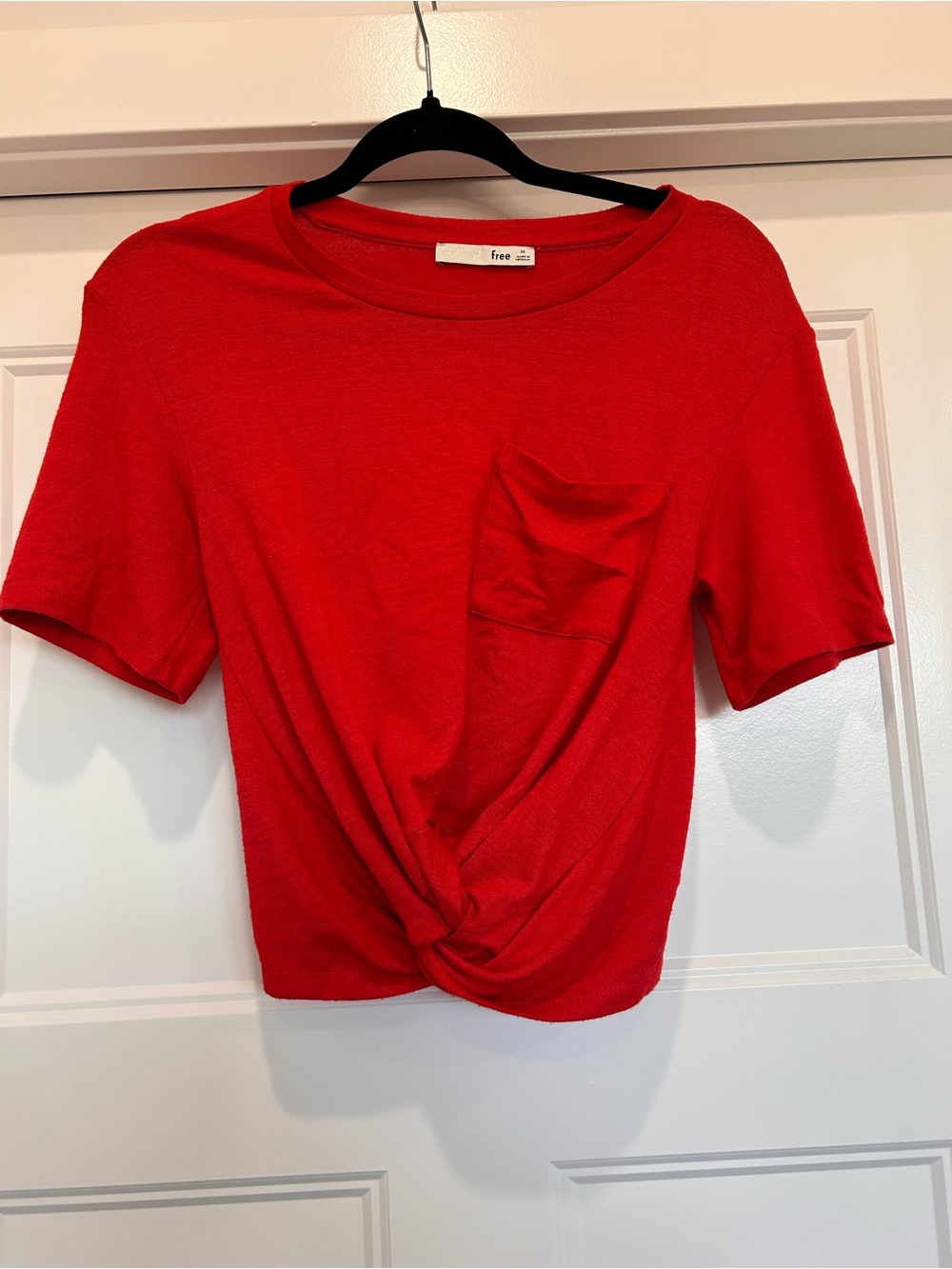 Wilfred Red Short-Sleeve Twist Front Pocket Tee